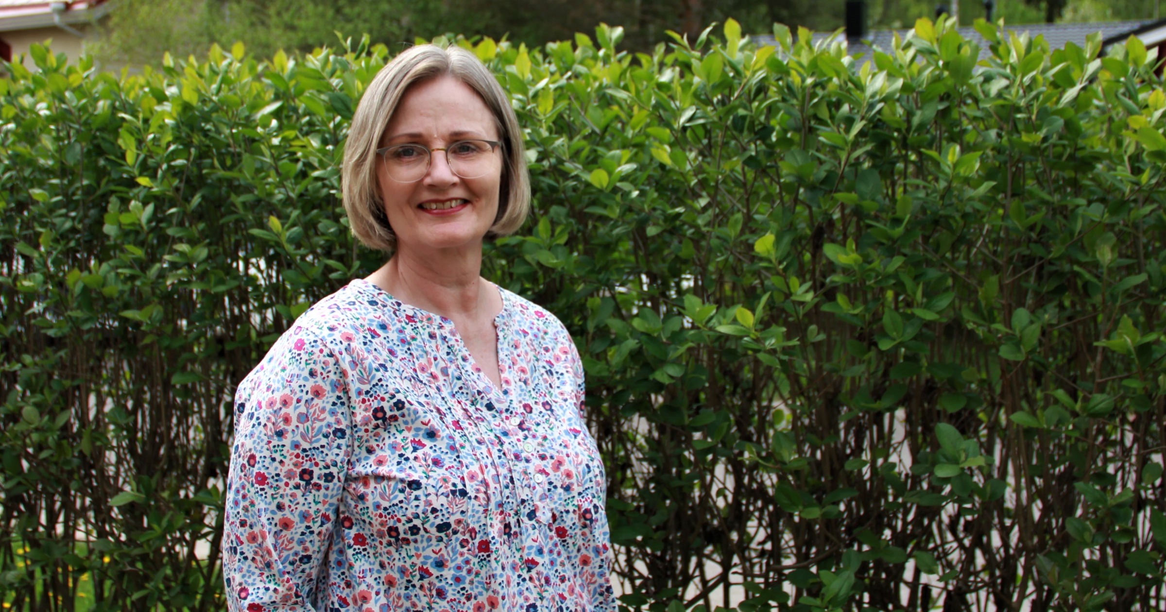 Nina, 58, piilotti ikänsä työhakemuksista – haastattelukutsuja alkoi sadella ja rekrytoijien reaktio herätti hilpeyttä