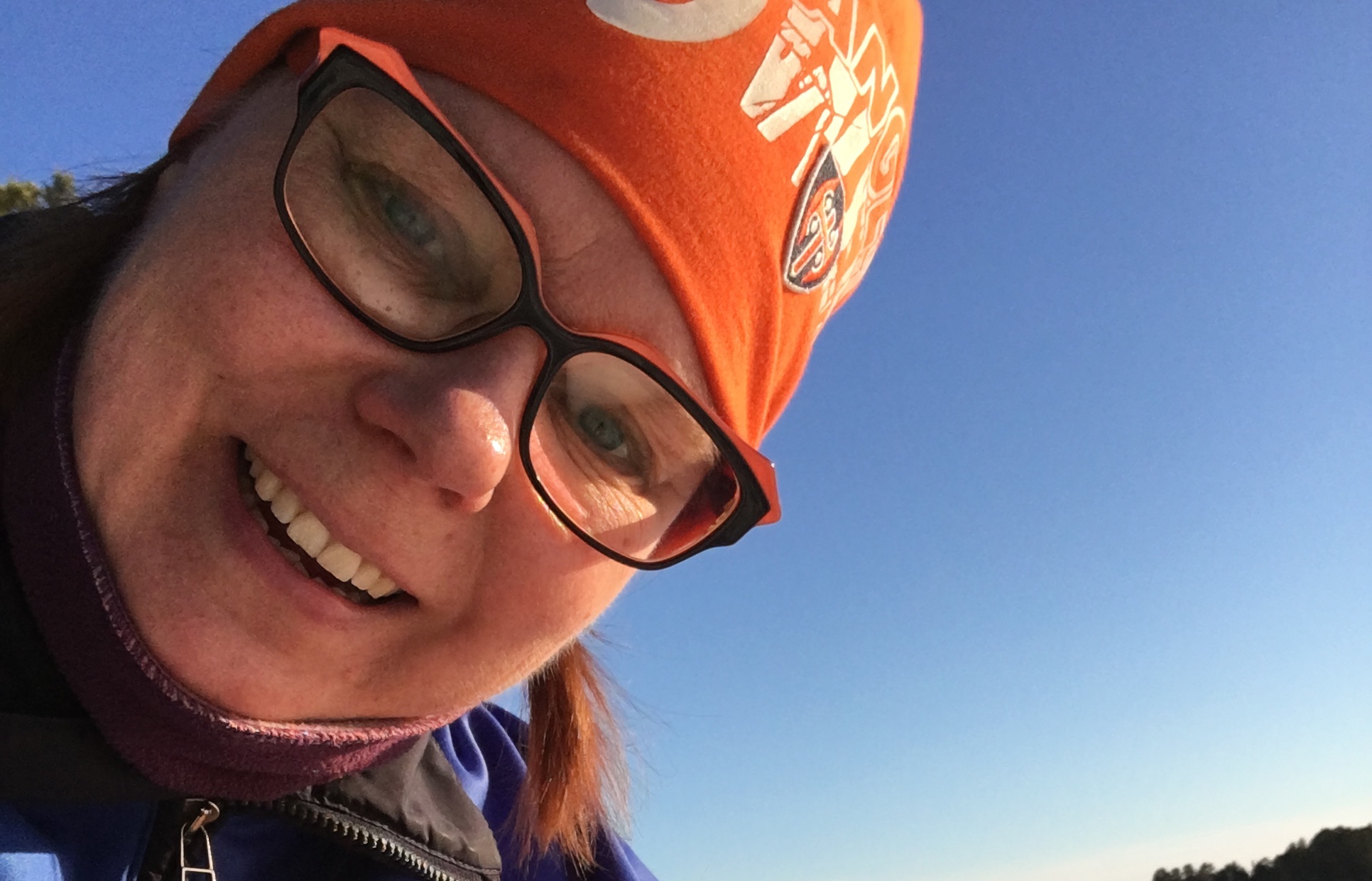 Sirkka, 51, nappasi unelmatyön vuoden työnhaun jälkeen – jakaa nyt vinkkinsä työnhakuun yli viisikymppisenä