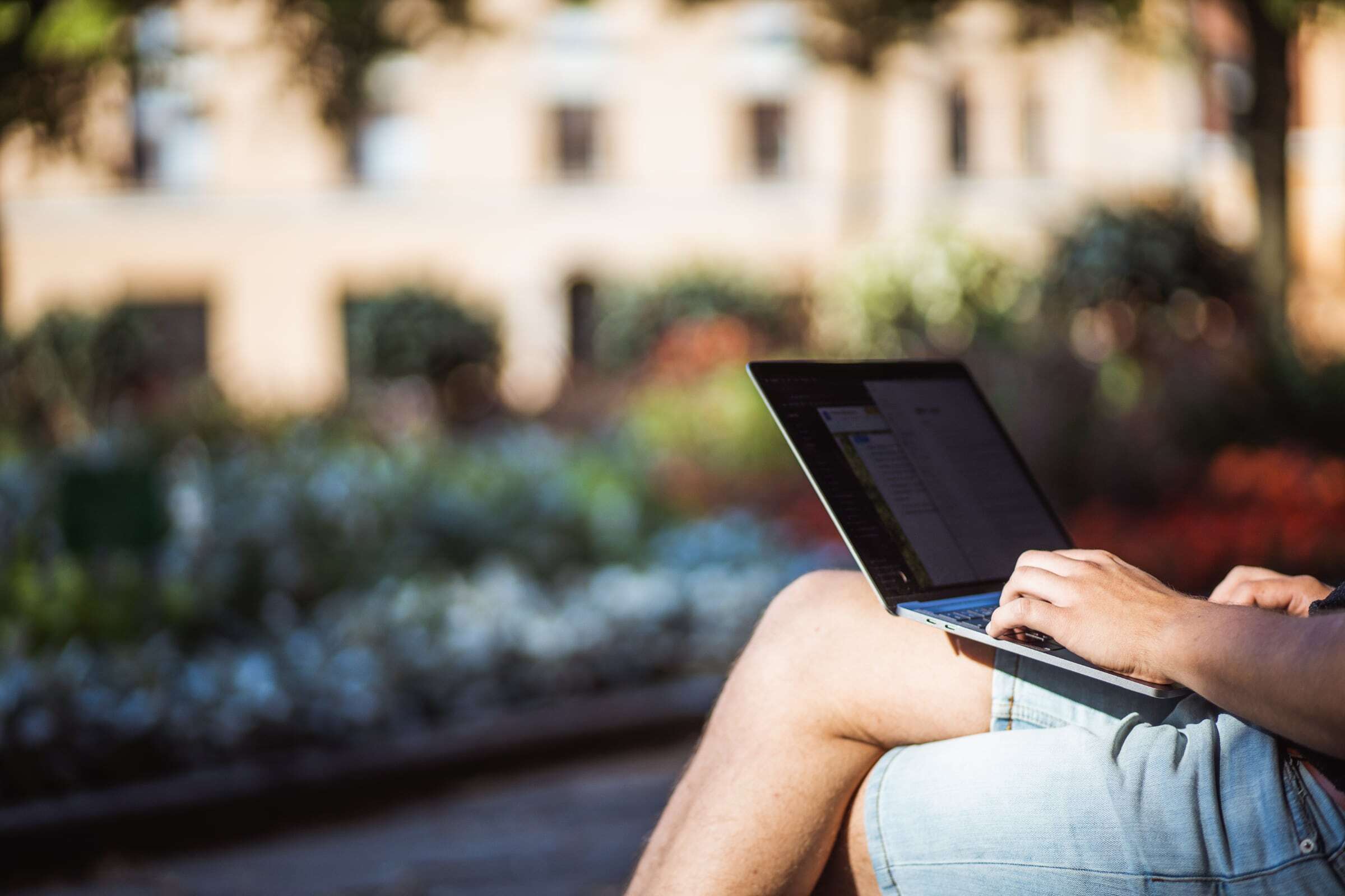 Ty tt myyskassa N m Asiat Jokaisen Pit Tiet Kassoista Duunitori