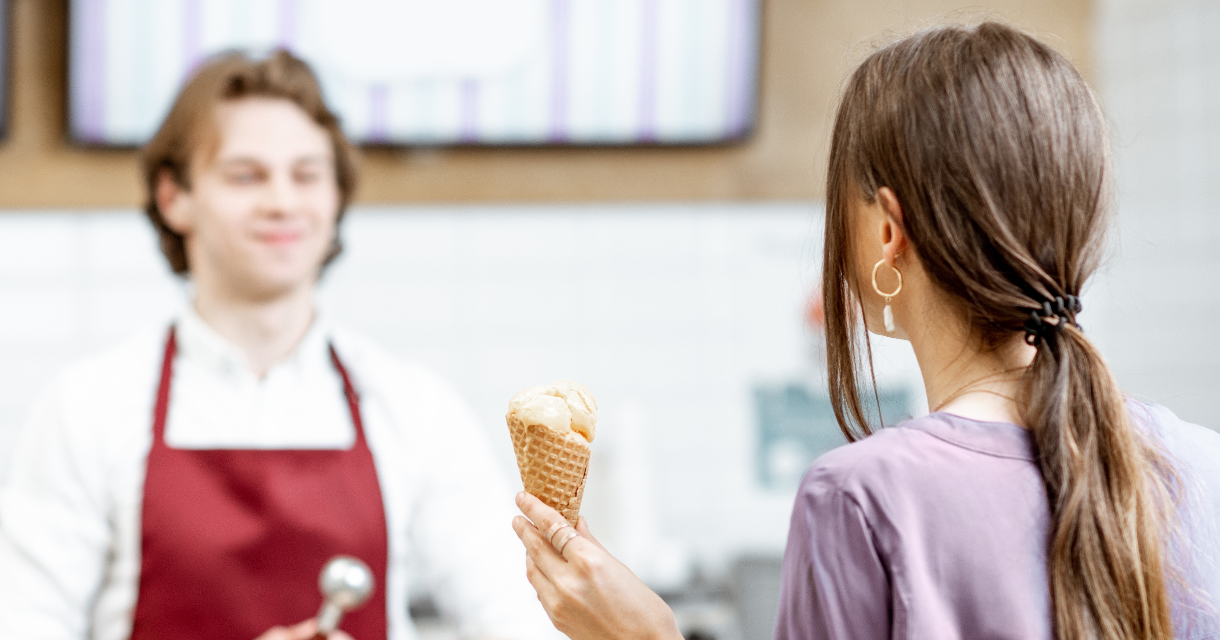 Hitta sommarjobb under 18 år! Lön & tips